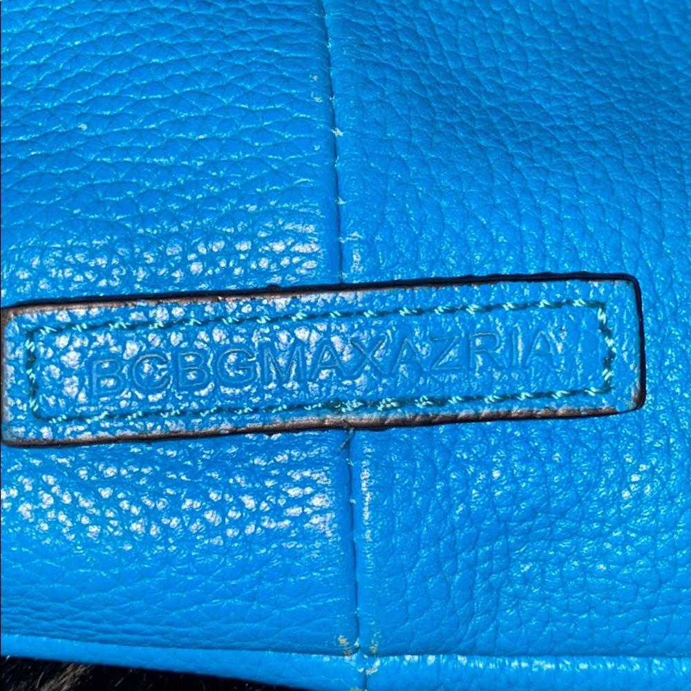 POP OF COLOR - Picture 3 of 4